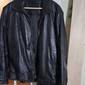 Roundtree & Yorke Men's Black Leather Jacket